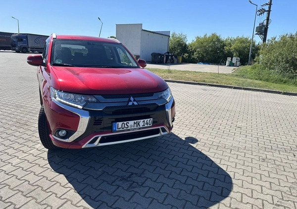 Mitsubishi Outlander cena 103000 przebieg: 53292, rok produkcji 2020 z Leszno małe 562